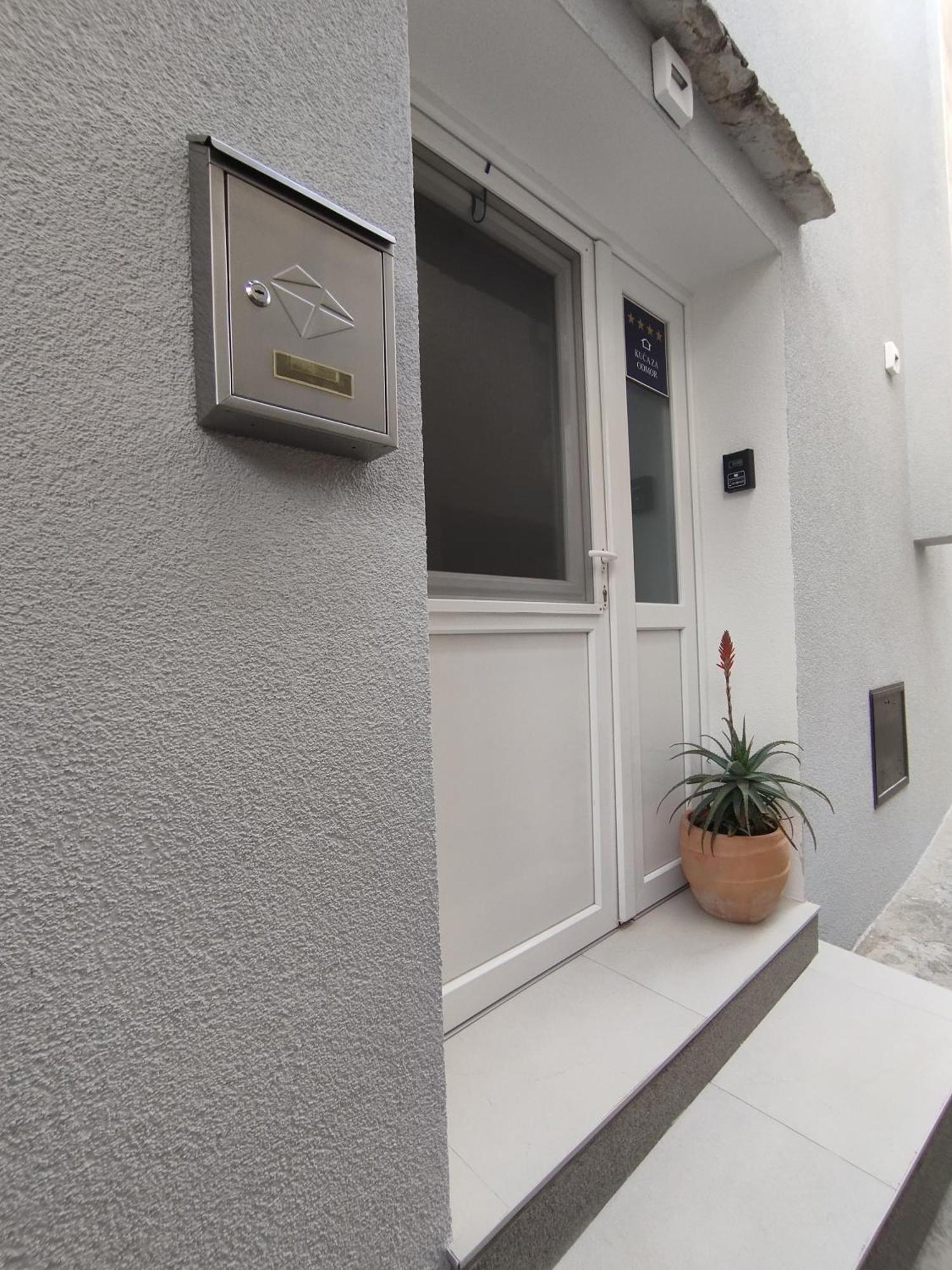 Kuca Za Odmor Eni **** Villa Sibenik Ngoại thất bức ảnh